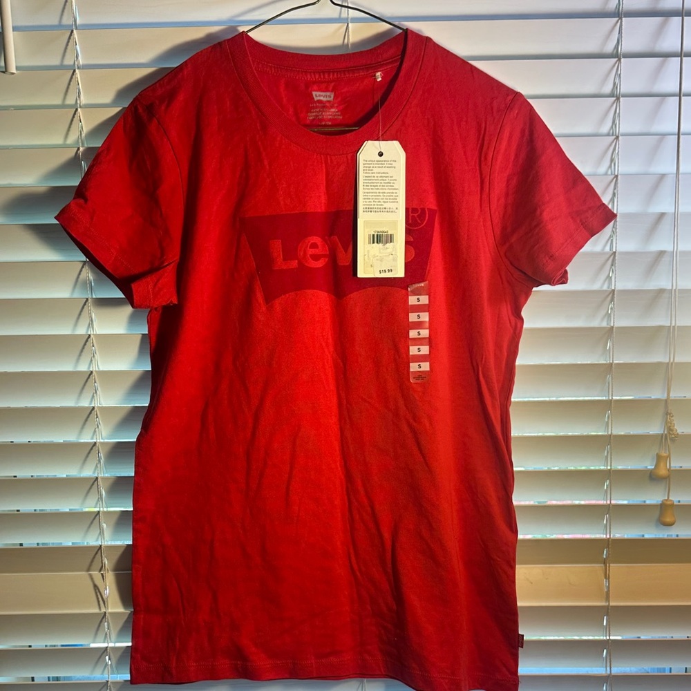 Levi's Red Crew Neck Logo Tee size S